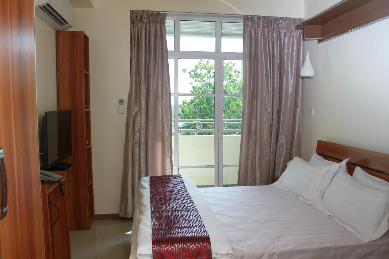 Surfview Raalhugandu Hotel Malé Kültér fotó
